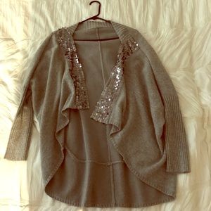 Beautiful/unique Cardigan. It fits sizes 0 to 6